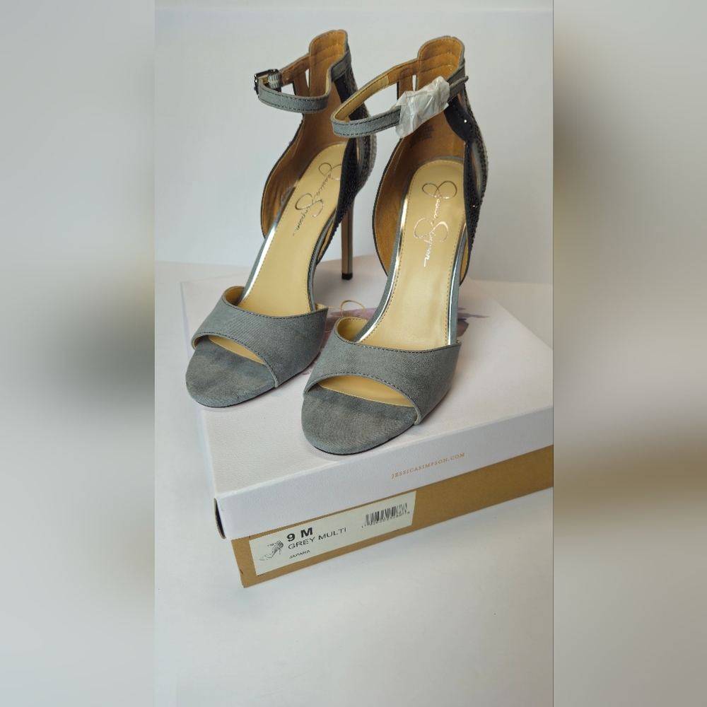 Jessica Simpson Elegant Gray Heels - Picture 3 of 10